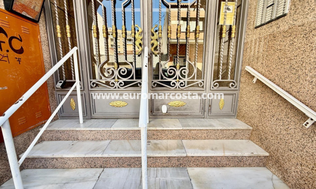 Objekte zum Wiederverkauf - Wohnung - Torrevieja - TORREVIEJA