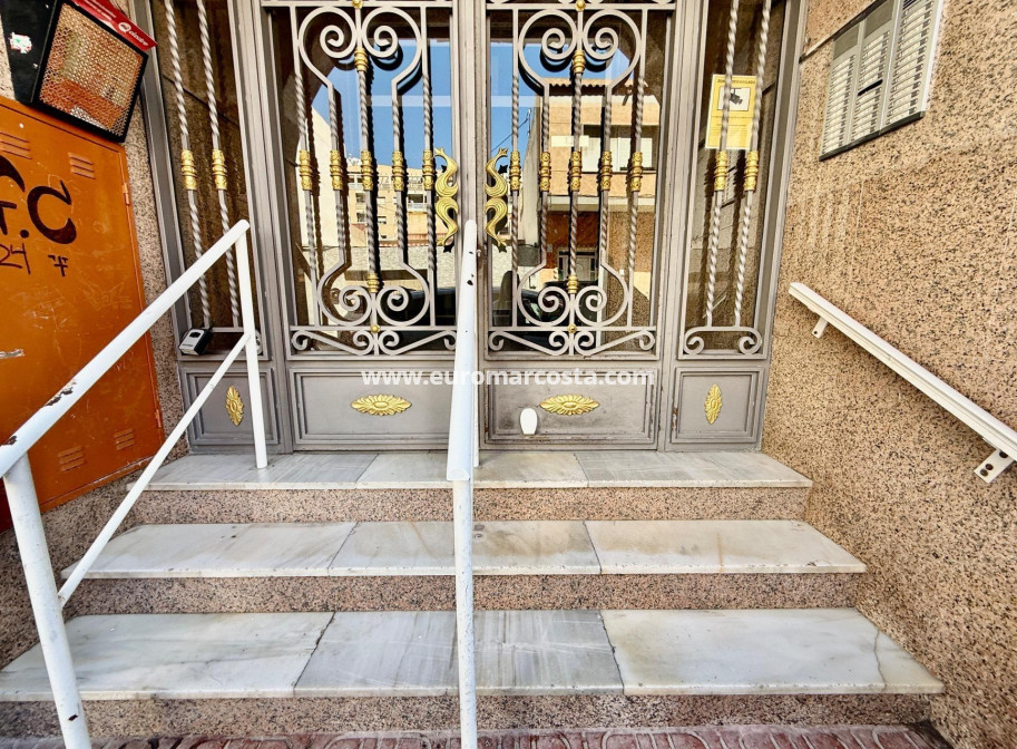 Objekte zum Wiederverkauf - Wohnung - Torrevieja - TORREVIEJA