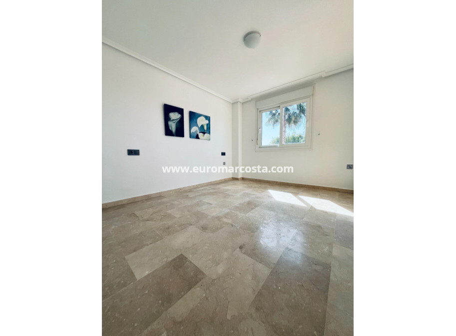 Objekte zum Wiederverkauf - Casa - Guardamar del Segura - EL RASO
