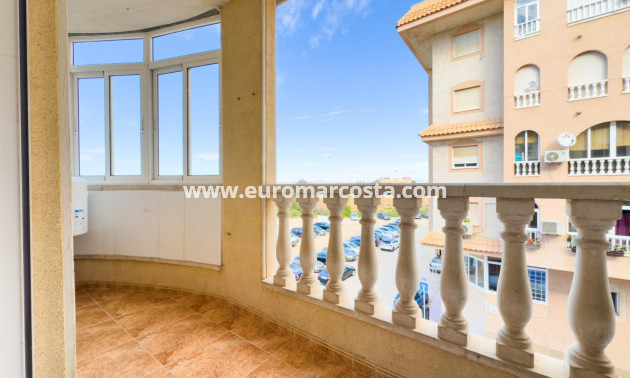 Venta - Apartamento / piso - Torrevieja - TORREVIEJA