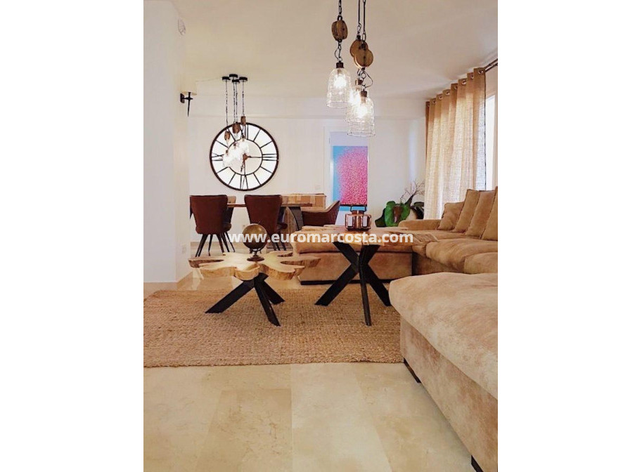 Sale - Apartment / flat - Torrevieja - Orihuela Costa