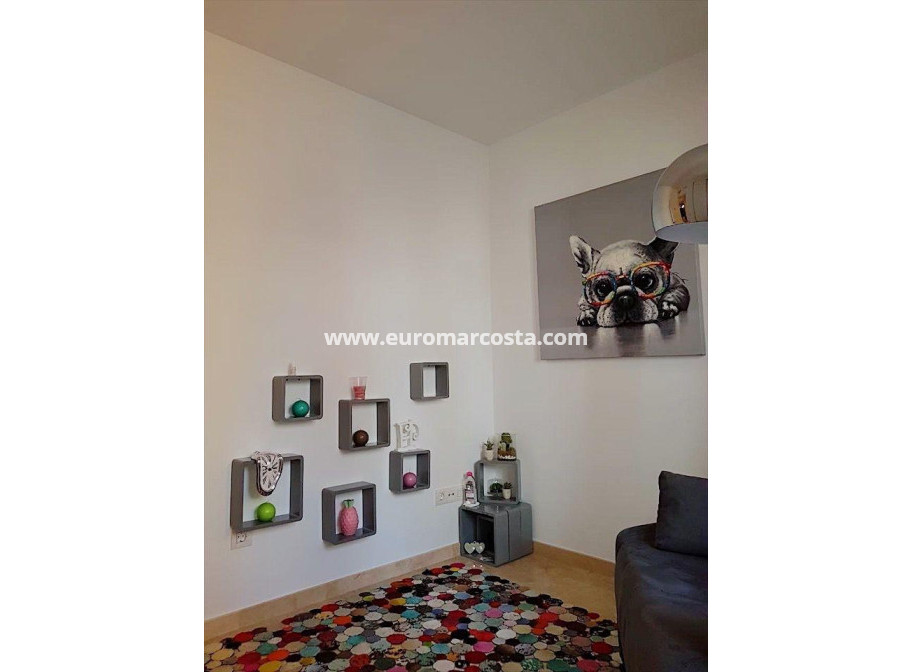 Sale - Apartment / flat - Torrevieja - Orihuela Costa