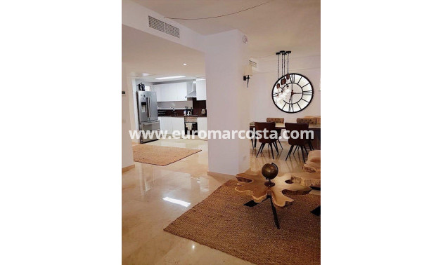 Sale - Apartment / flat - Torrevieja - Orihuela Costa