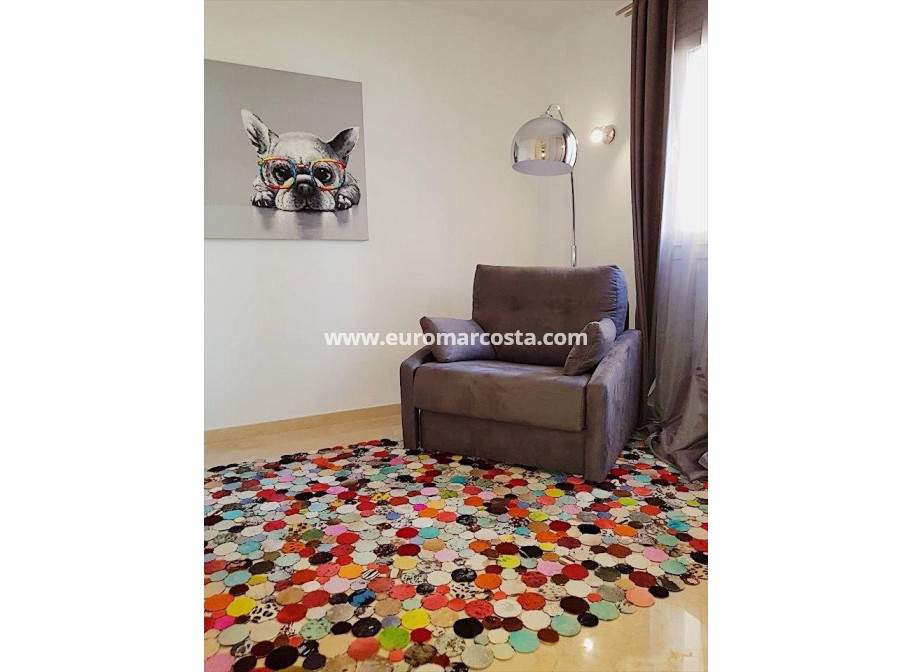 Sale - Apartment / flat - Torrevieja - Orihuela Costa