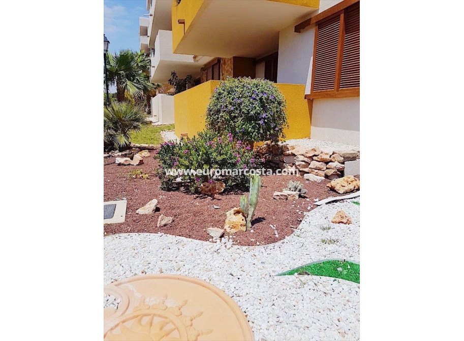 Sale - Apartment / flat - Torrevieja - Orihuela Costa