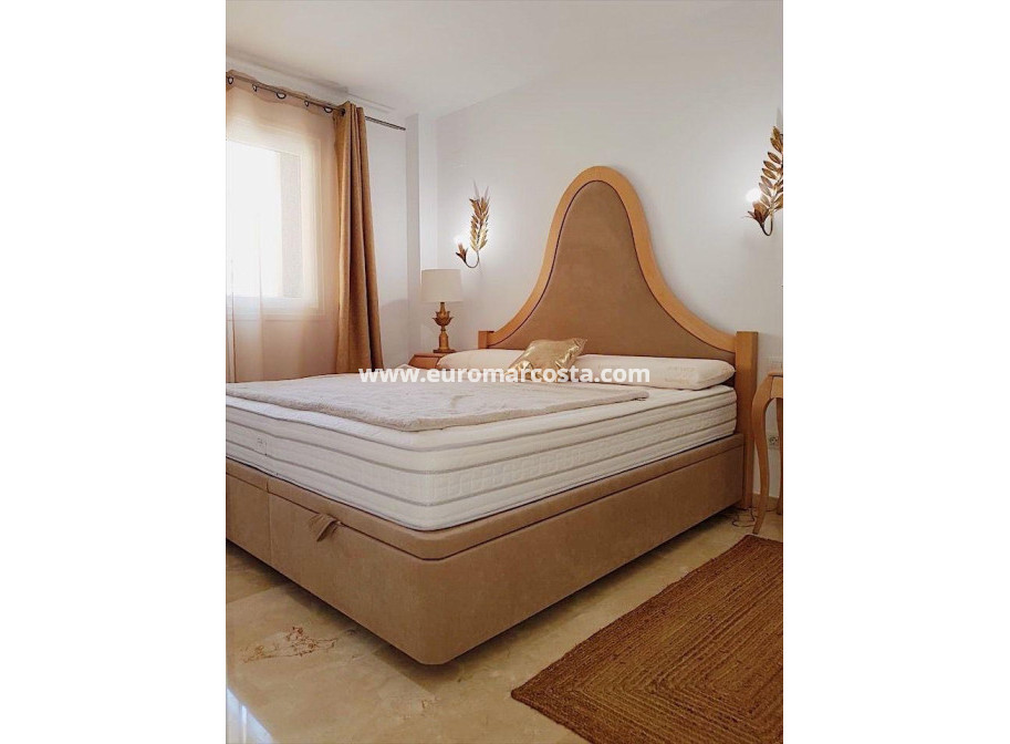 Sale - Apartment / flat - Torrevieja - Orihuela Costa
