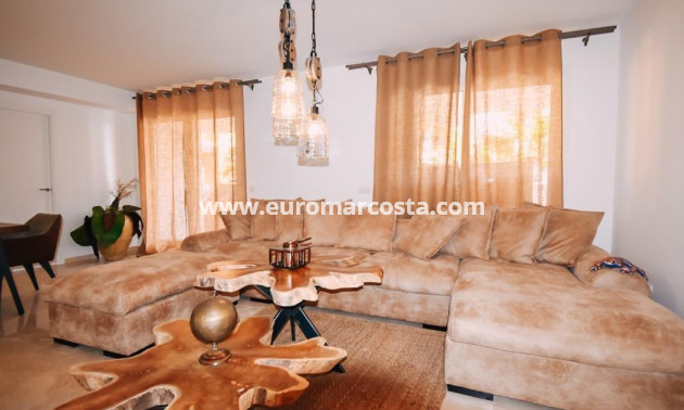 Sale - Apartment / flat - Torrevieja - Orihuela Costa