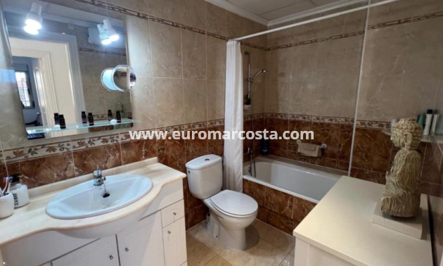 Sale - Apartment / flat - Guardamar del Segura