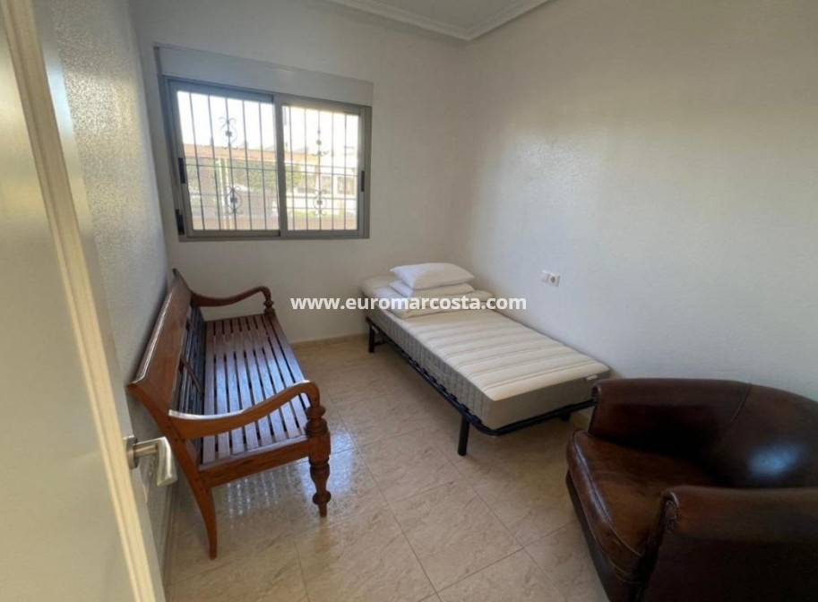 Sale - Apartment / flat - Guardamar del Segura