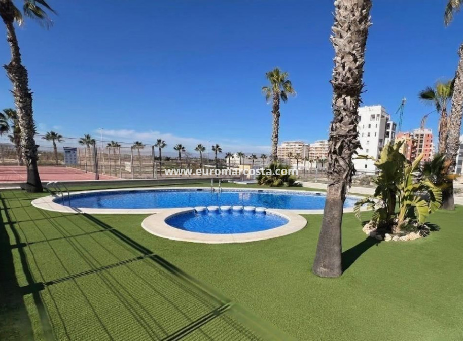 Sale - Apartment / flat - Guardamar del Segura