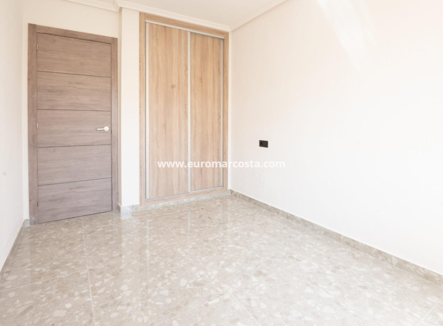 Venta - Apartamento / piso - Orihuela Costa - Los Almendros-La Florida