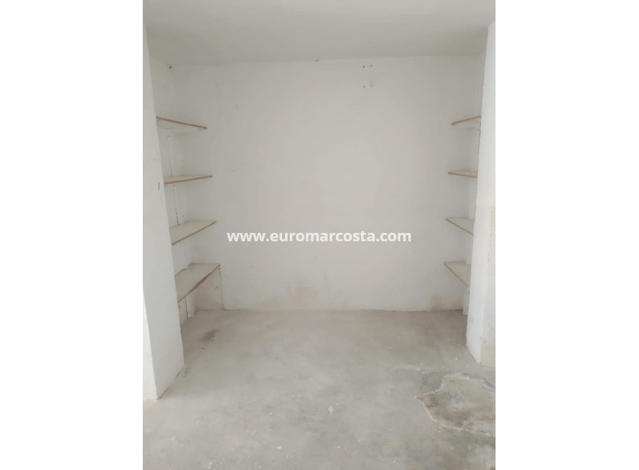 Objekte zum Wiederverkauf - Garage - Torrevieja - TORREVIEJA