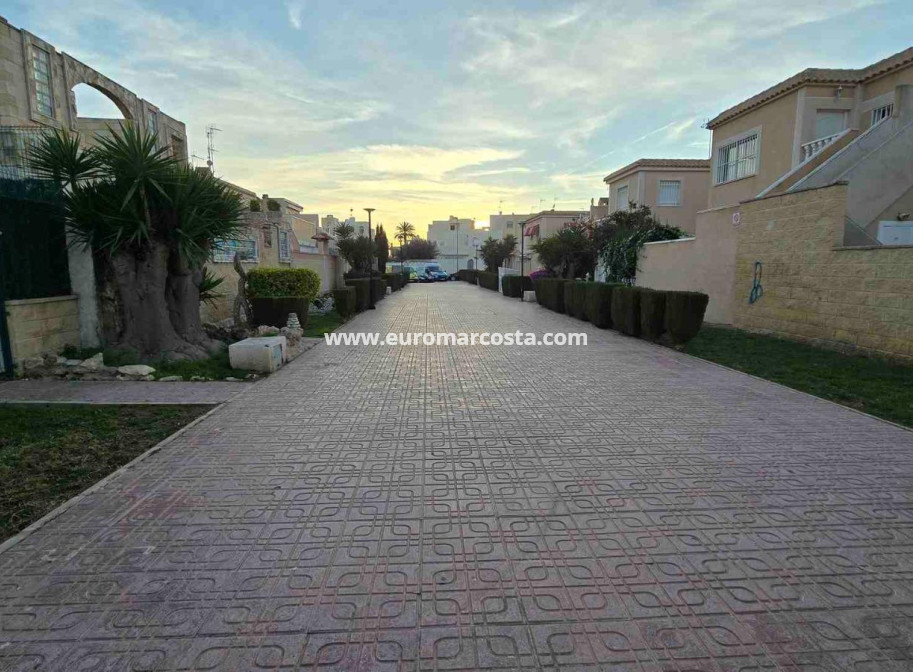 Objekte zum Wiederverkauf - Wohnung - Torrevieja - TORREVIEJA