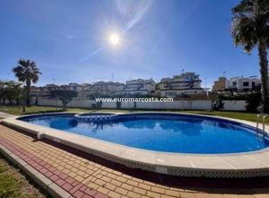 Objekte zum Wiederverkauf - Stadthaus - Orihuela Costa - TORREVIEJA
