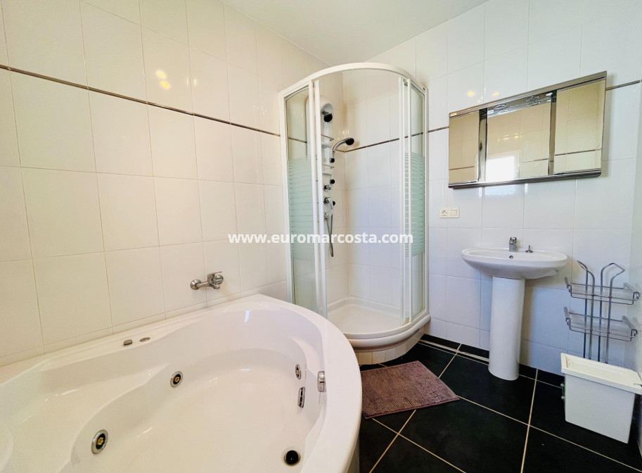 Venta - Villa - Orihuela Costa - TORREVIEJA