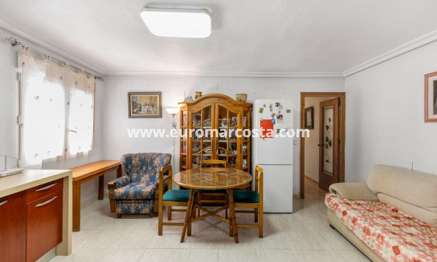 Objekte zum Wiederverkauf - Stadthaus - Torrevieja - Los Europeos