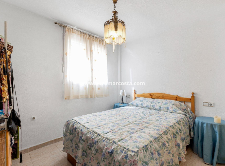 Objekte zum Wiederverkauf - Stadthaus - Torrevieja - Los Europeos