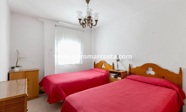 Objekte zum Wiederverkauf - Stadthaus - Torrevieja - Los Europeos