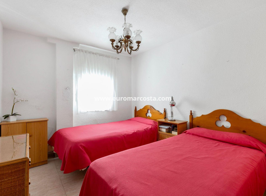 Objekte zum Wiederverkauf - Stadthaus - Torrevieja - Los Europeos
