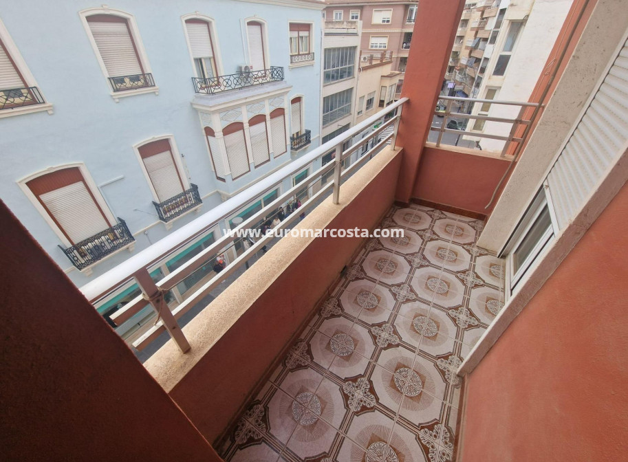 Objekte zum Wiederverkauf - Wohnung - Torrevieja - TORREVIEJA