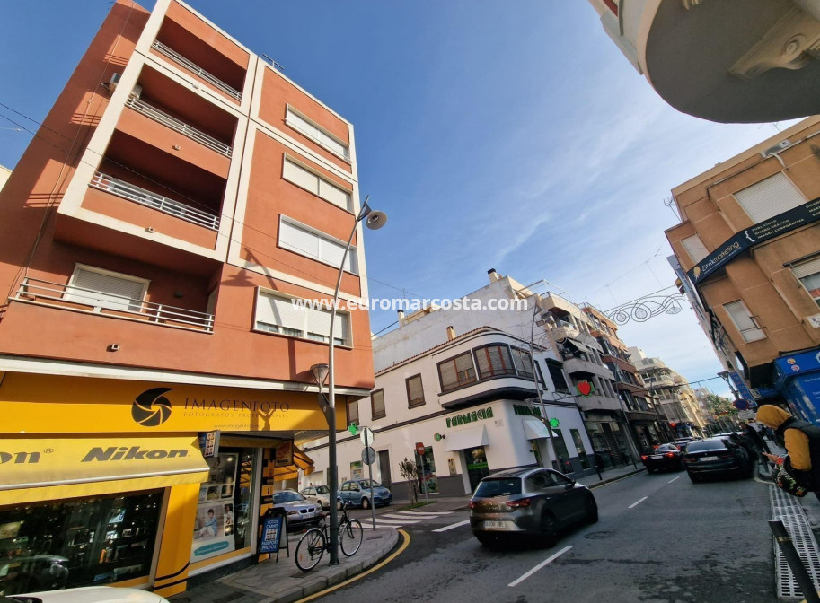 Objekte zum Wiederverkauf - Wohnung - Torrevieja - TORREVIEJA