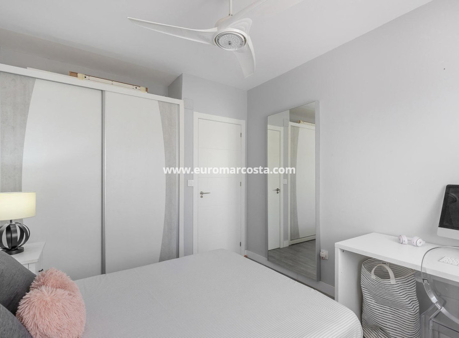 Venta - Apartamento / piso - Torrevieja - La Mata
