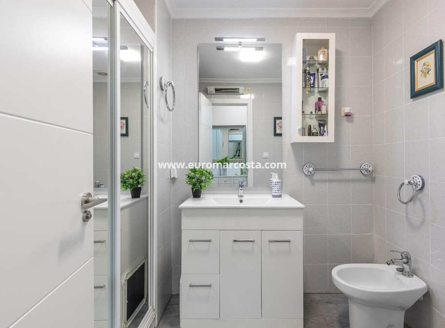 Venta - Apartamento / piso - Torrevieja - La Mata