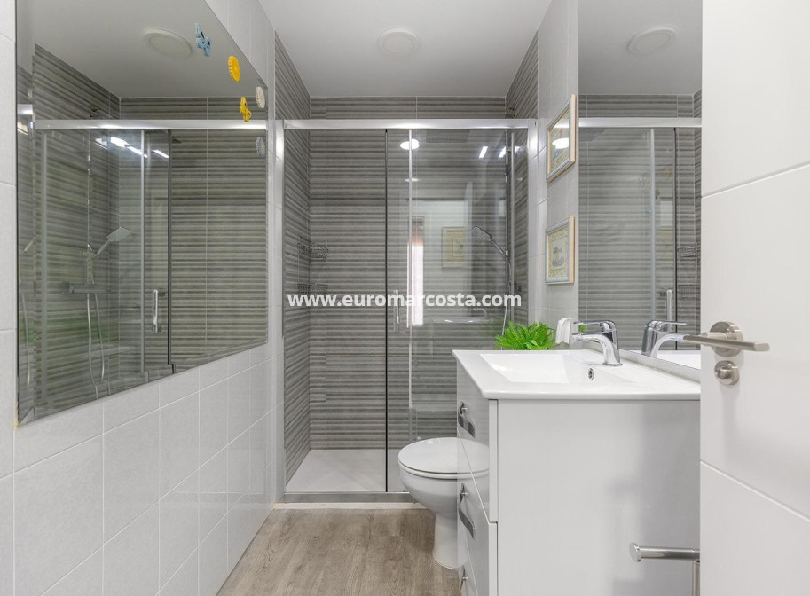 Venta - Apartamento / piso - Torrevieja - La Mata