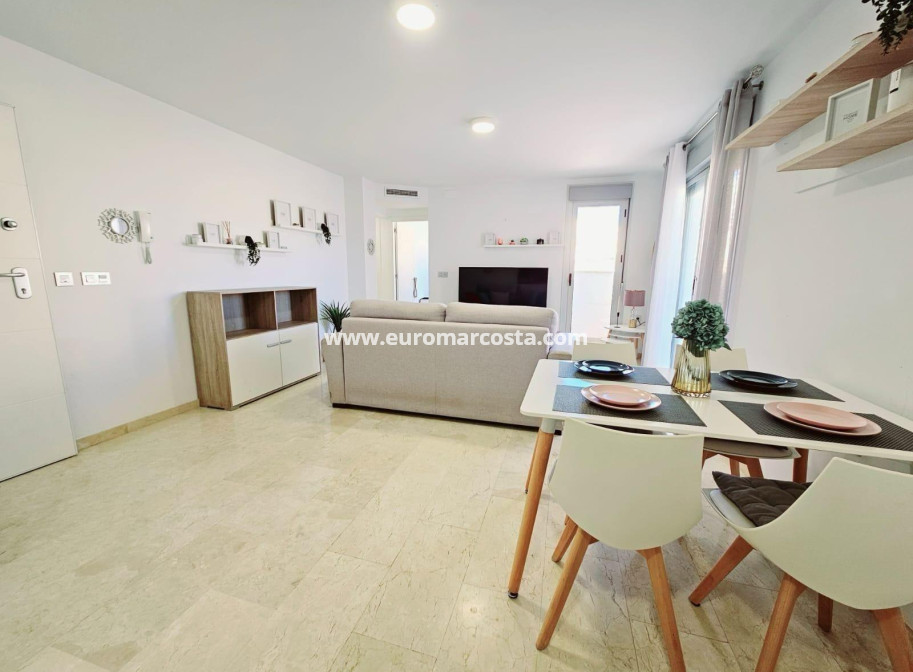 Objekte zum Wiederverkauf - Wohnung - Torrevieja - TORREVIEJA