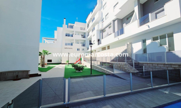 Objekte zum Wiederverkauf - Wohnung - Torrevieja - TORREVIEJA