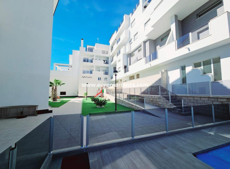 Objekte zum Wiederverkauf - Wohnung - Torrevieja - TORREVIEJA