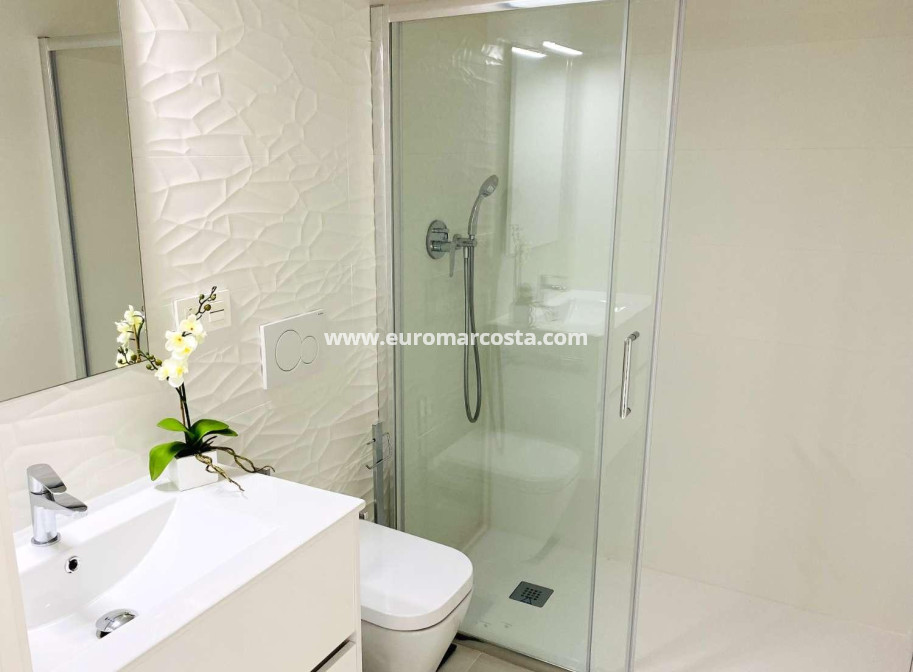 Sale - Apartment / flat - Orihuela Costa