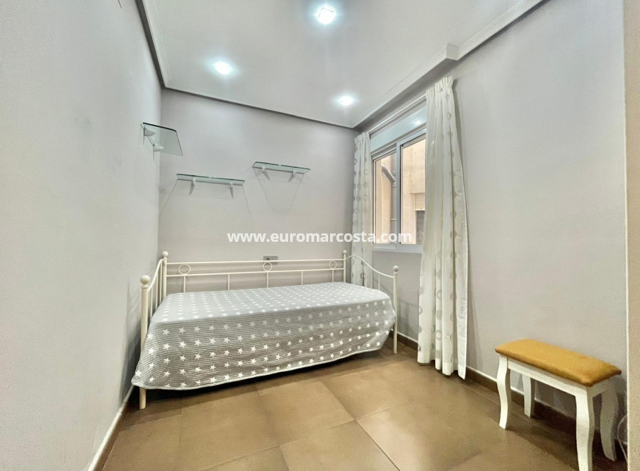 Objekte zum Wiederverkauf - Wohnung - Torrevieja - TORREVIEJA
