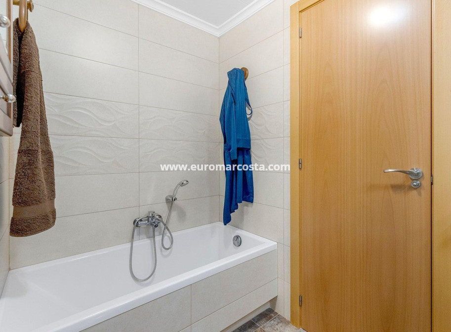 Venta - Apartamento / piso - Torrevieja - TORREVIEJA