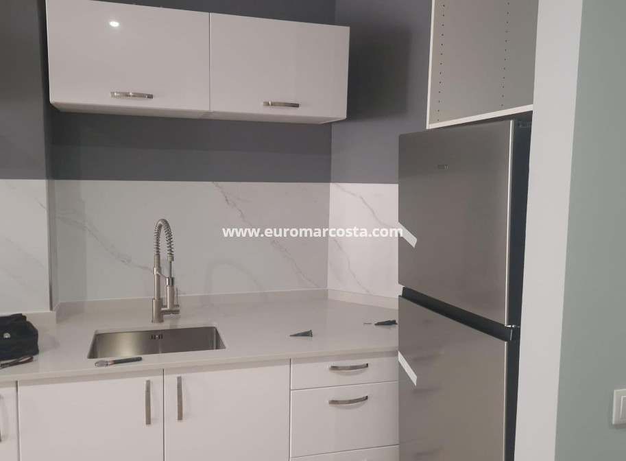 Sale - Apartment / flat - Torrevieja - La Mata