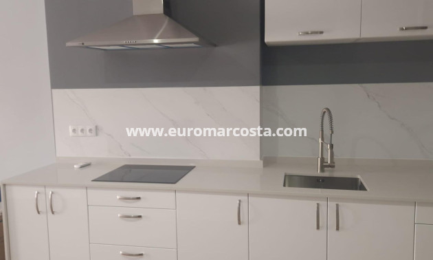 Sale - Apartment / flat - Torrevieja - La Mata