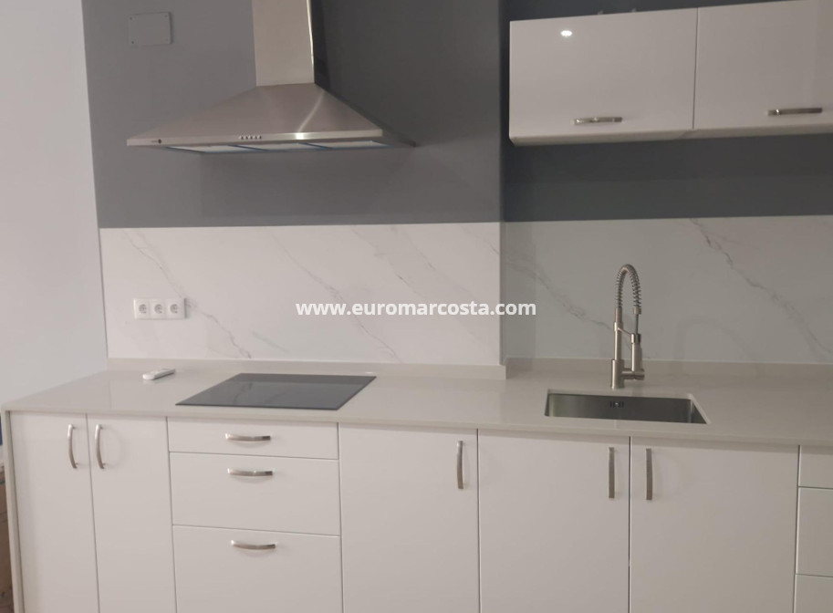 Sale - Apartment / flat - Torrevieja - La Mata
