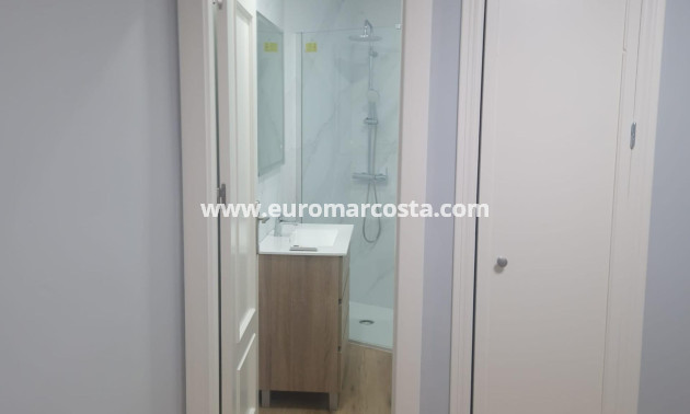 Sale - Apartment / flat - Torrevieja - La Mata