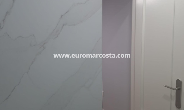 Sale - Apartment / flat - Torrevieja - La Mata