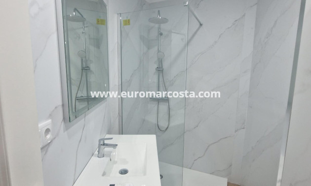 Sale - Apartment / flat - Torrevieja - La Mata