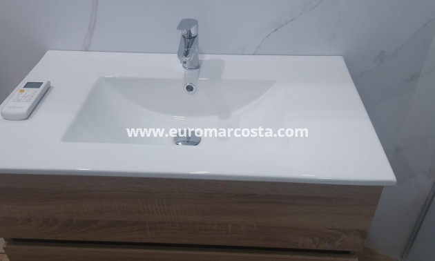Sale - Apartment / flat - Torrevieja - La Mata