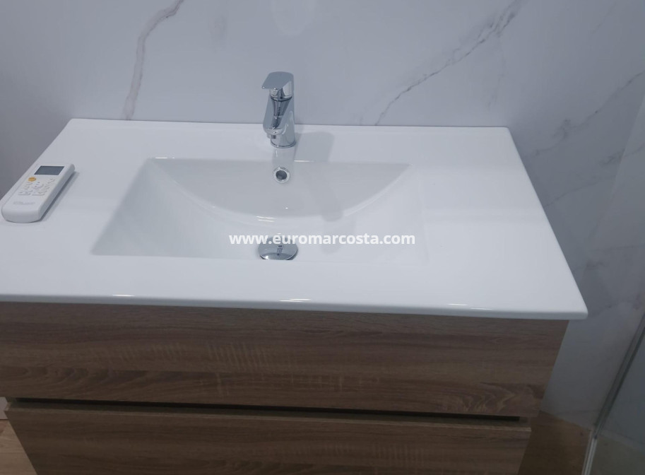 Sale - Apartment / flat - Torrevieja - La Mata