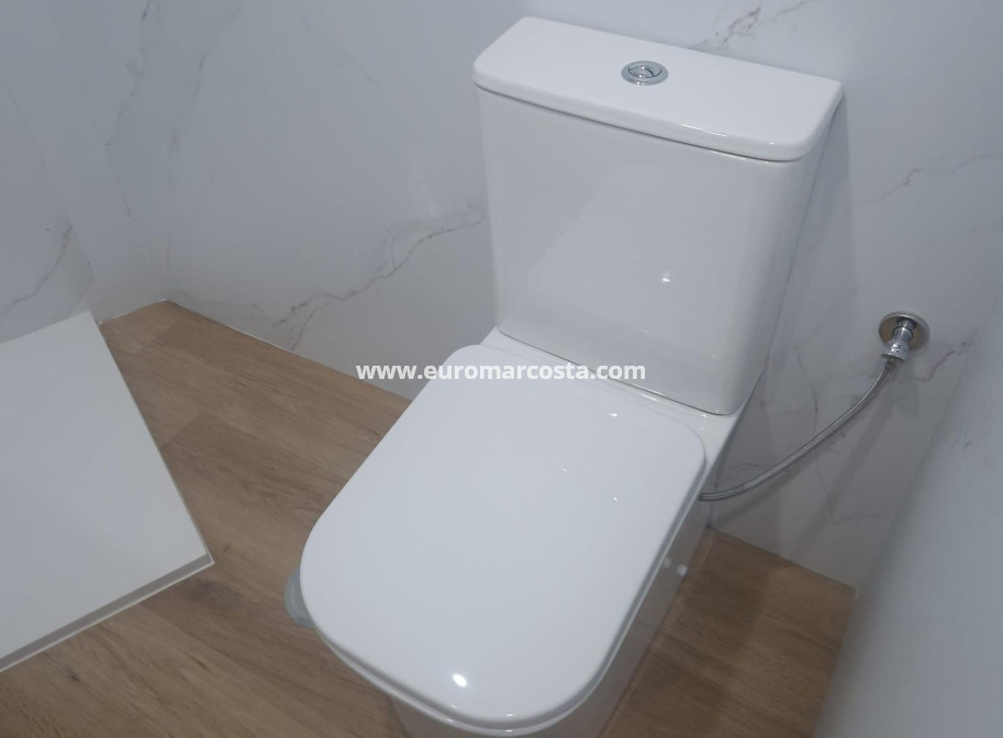 Sale - Apartment / flat - Torrevieja - La Mata