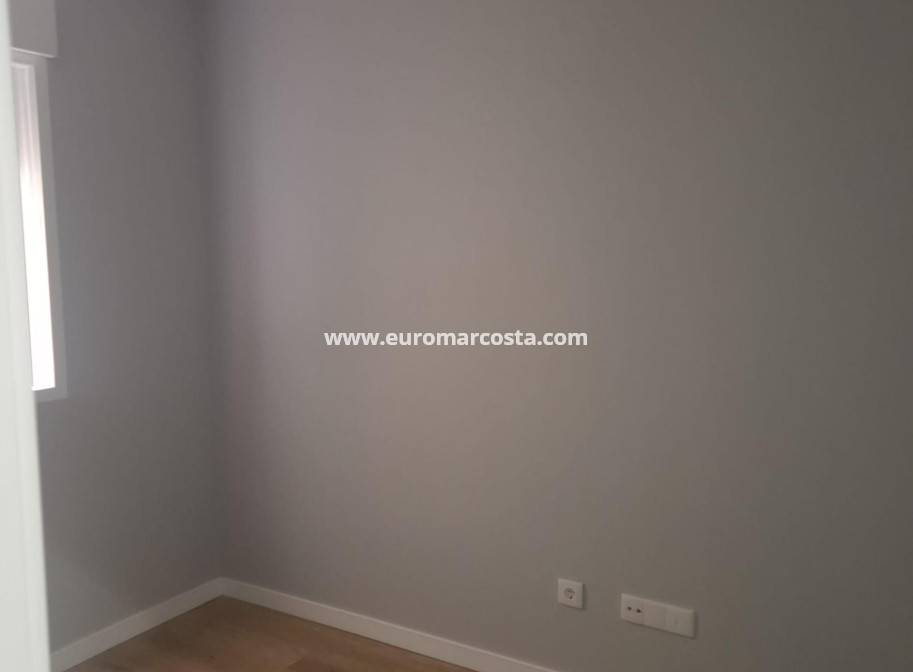 Sale - Apartment / flat - Torrevieja - La Mata