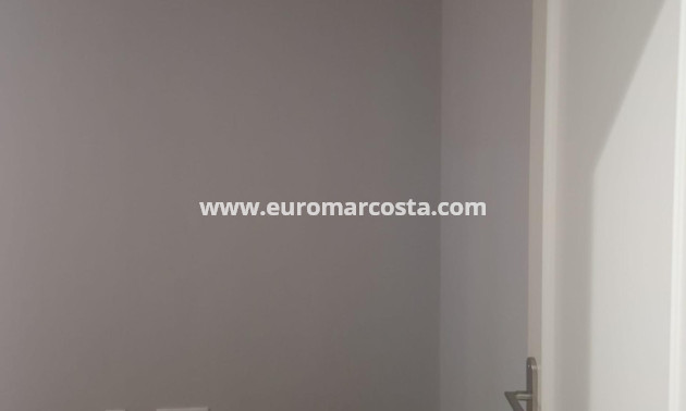 Sale - Apartment / flat - Torrevieja - La Mata