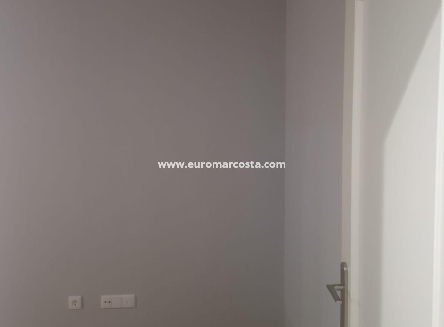 Sale - Apartment / flat - Torrevieja - La Mata