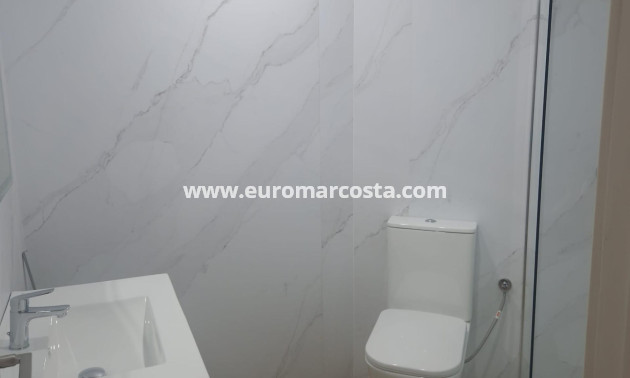 Sale - Apartment / flat - Torrevieja - La Mata