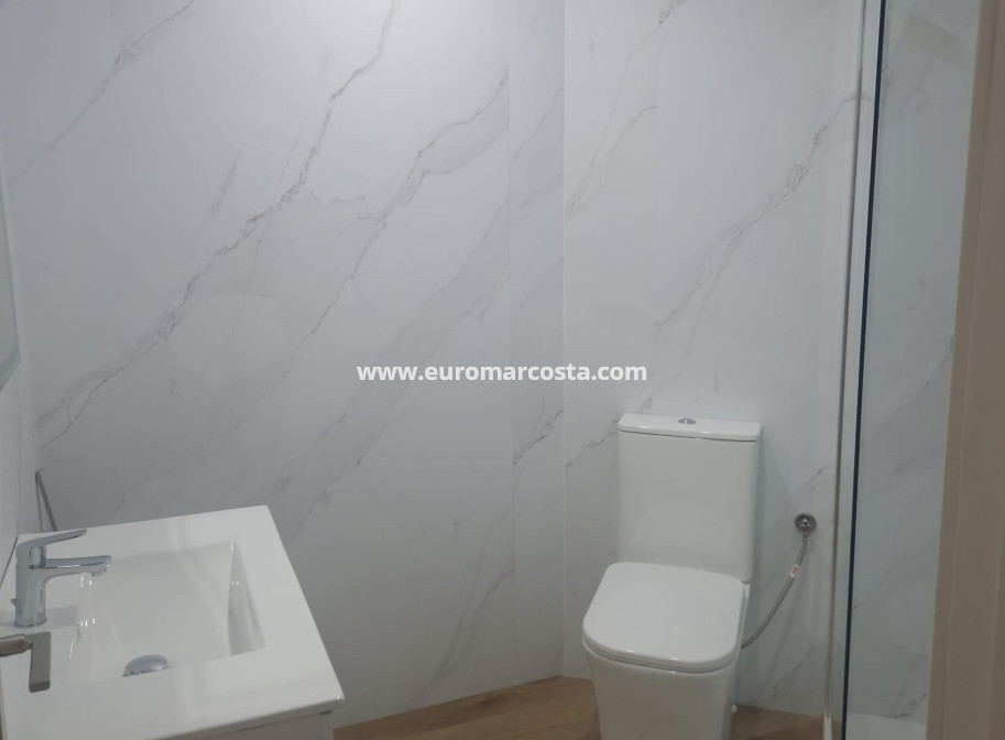 Sale - Apartment / flat - Torrevieja - La Mata