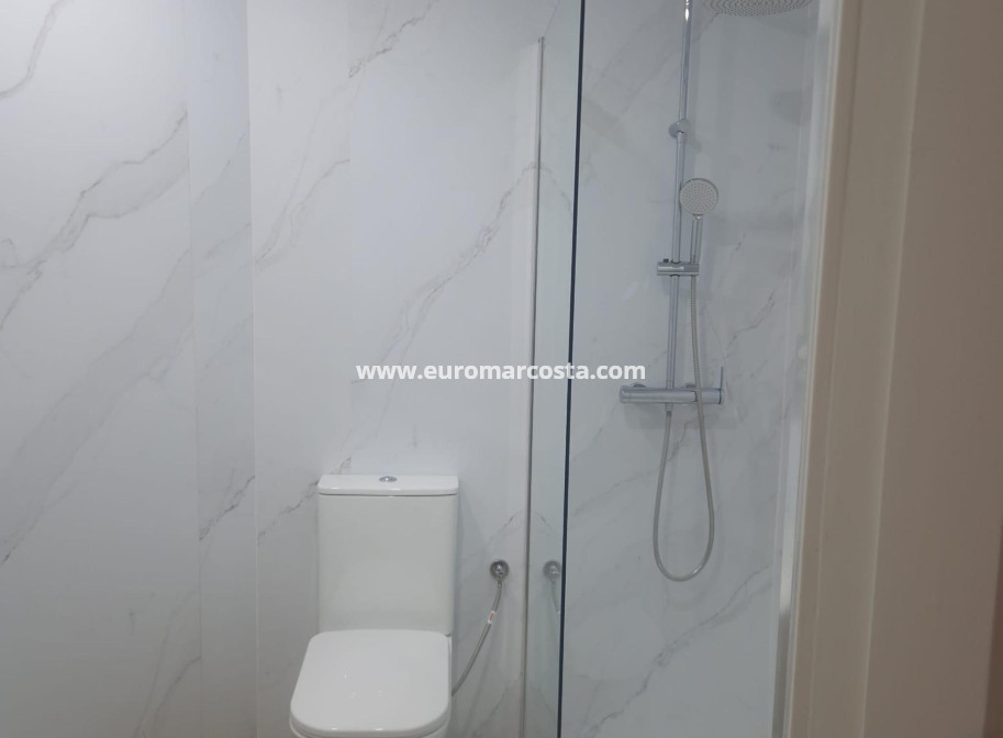 Sale - Apartment / flat - Torrevieja - La Mata