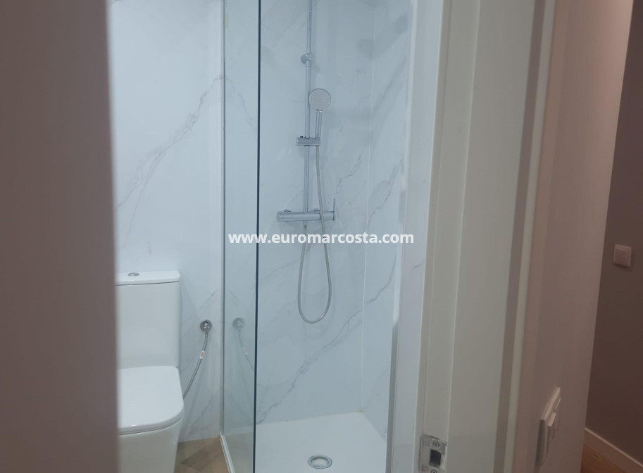Sale - Apartment / flat - Torrevieja - La Mata